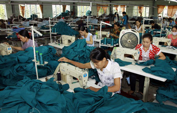 Xử lý nợ đọng BHXH - Nhẹ tay khiến doanh nghiệp “nhờn thuốc”? 