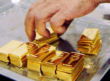 Vàng giảm trước phiên điều trần của chủ tịch Fed