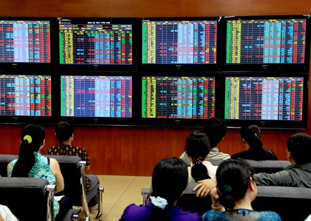 Phiên 10/12 - “Bộ tứ quyền lực” cứu Index