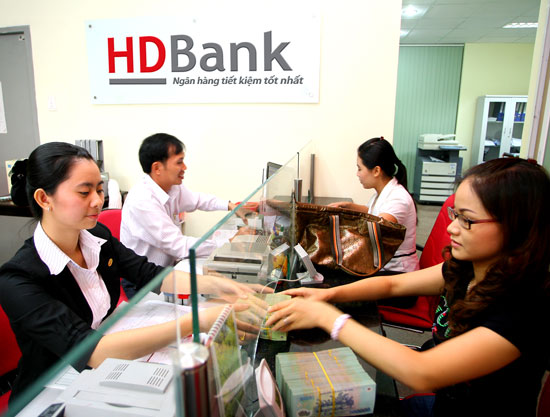 Ngân hàng đợi... duyên